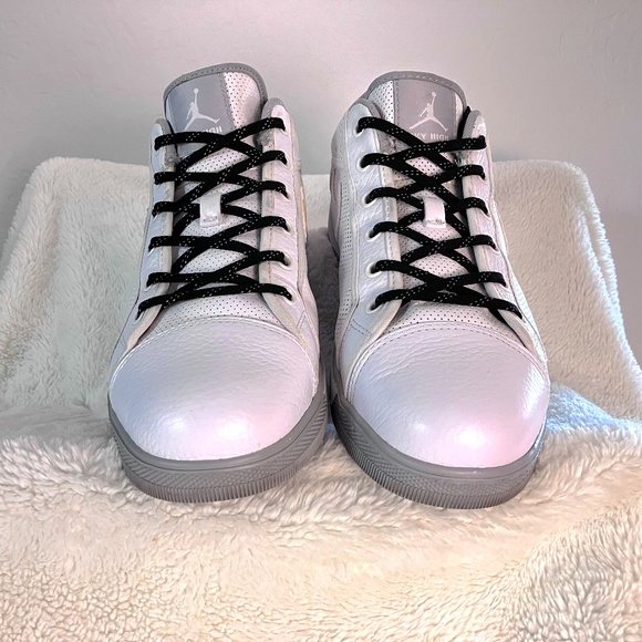 Air Jordan Sky High Retro Low White-Wolf Grey - Picture 2 of 6